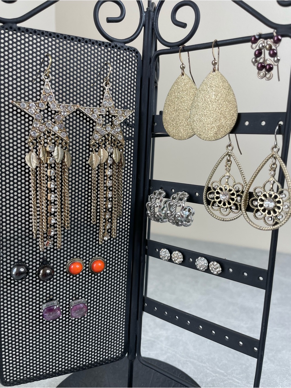 10 pair Set of Various Pierced Earrings (Stand Not Included)
